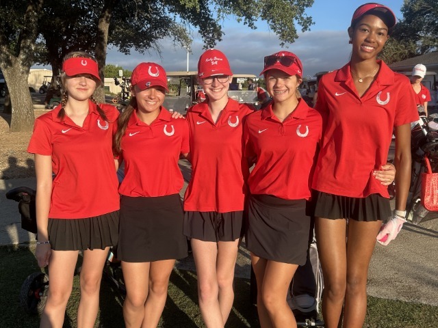 Lady Bronco Golf Red Plays in Their First Tournament of the Year