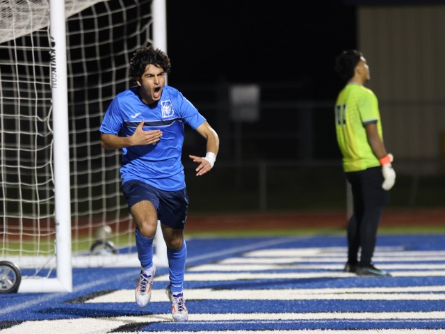 View From the Sideline: Hoops seniors bid farewell