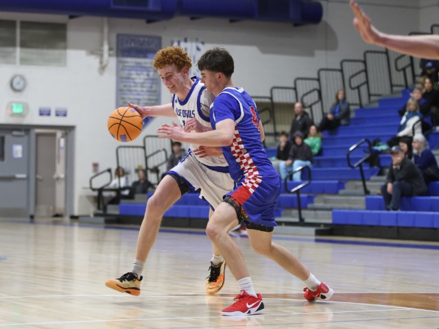 Davis Drops the Ball to Folsom Bulldogs