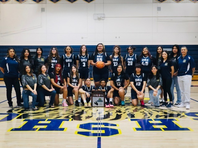 Girls basketball team photo