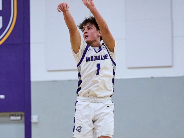 Collins Drops 19 in Narrow Loss to Carlisle