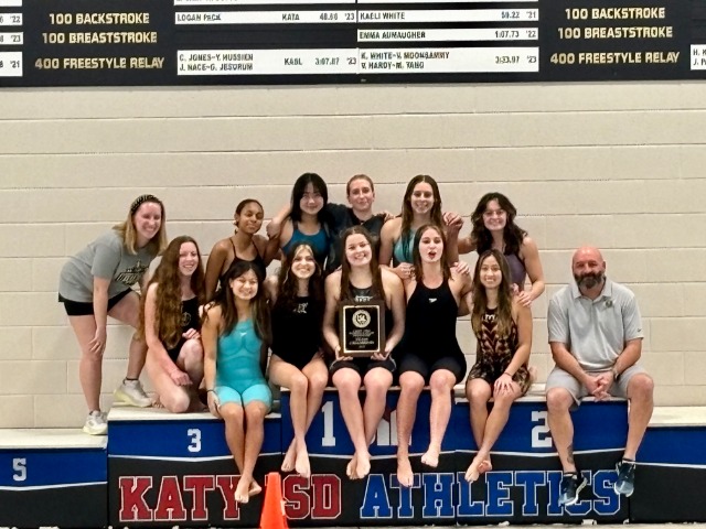 White Sets New District Record, Girls Swim to Gold and Boys Earn Bronze at Districts Swim Championship!