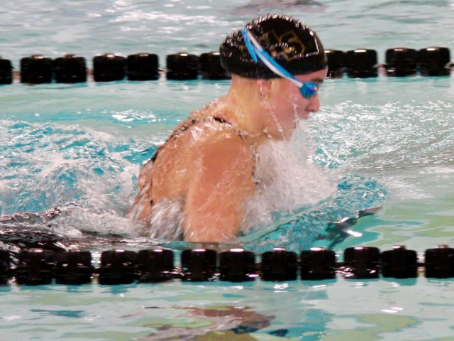 JHS Swim and Dive Qualifiers Compete at Regions Today-Saturday