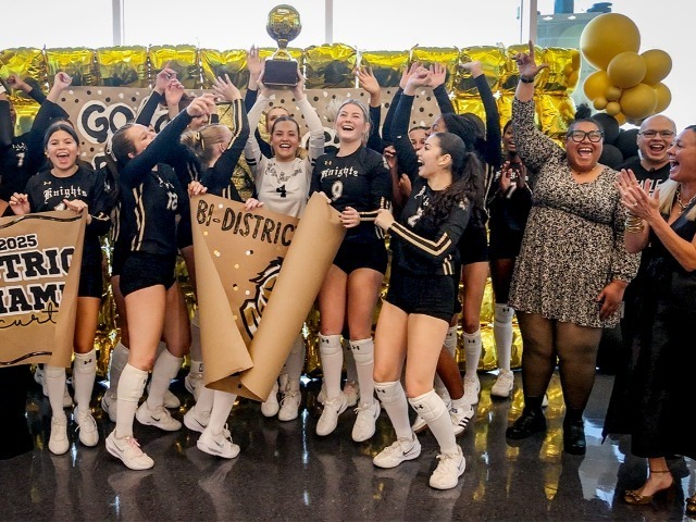 Eagle Mountain volleyball secures victory over Saginaw