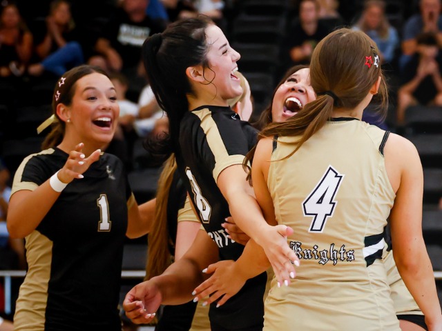 Eagle Mountain sweeps Lake Highlands at Homecoming
