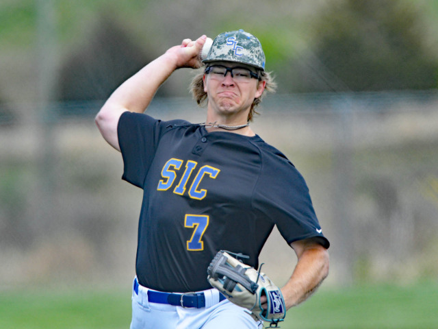 Image for SIC Baseball Wins Game One of Split Series