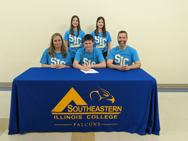 Southeastern Illinois College Welcomes Brayden Hahn to the Clay Breakers Trapshooting Team