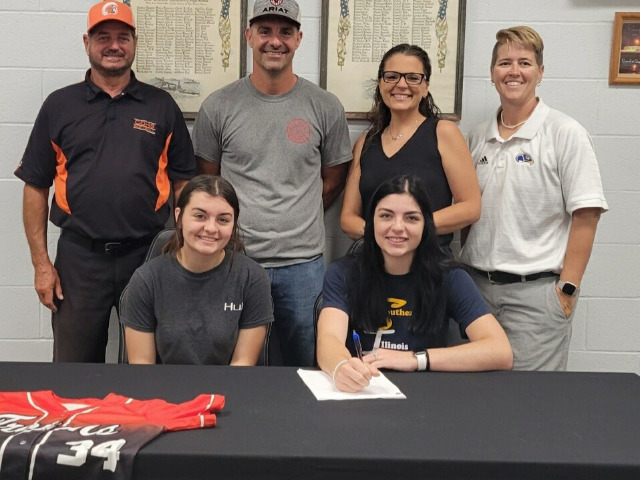 Crab Orchard standout signs with SIC Softball
