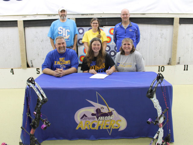 Prentice signs with SIC Archery