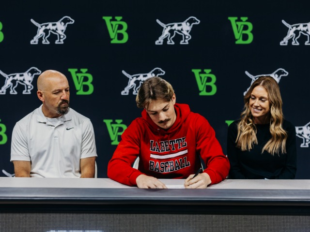 Ethan Bowen Signs to Labette CC