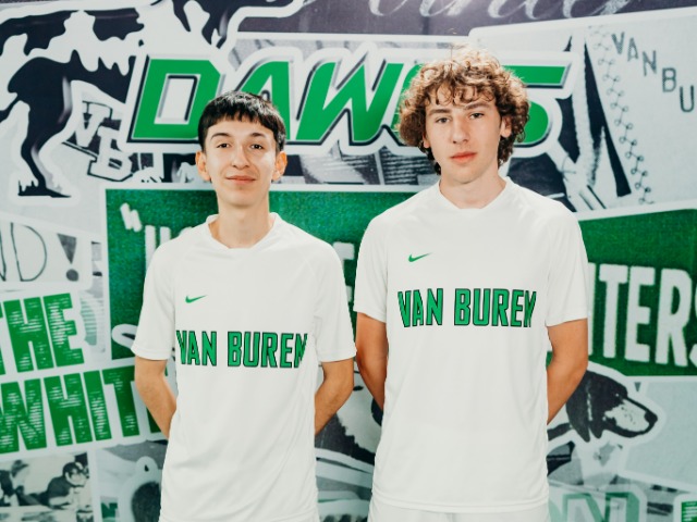 Newcomer Dela Fuente makes immediate impact for Van Buren boys soccer