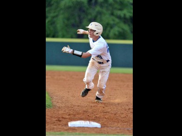 Bryant downs ‘Cats on Sr. Night