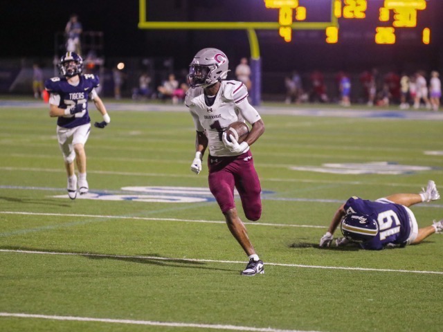 Collierville Football Dominates Arlington in Historic Shutout Victory