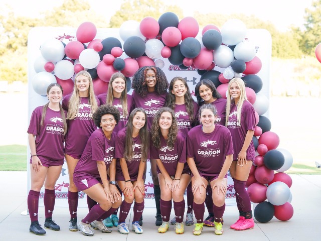 Women's Soccer Collects a 9-0 Win on Senior Night