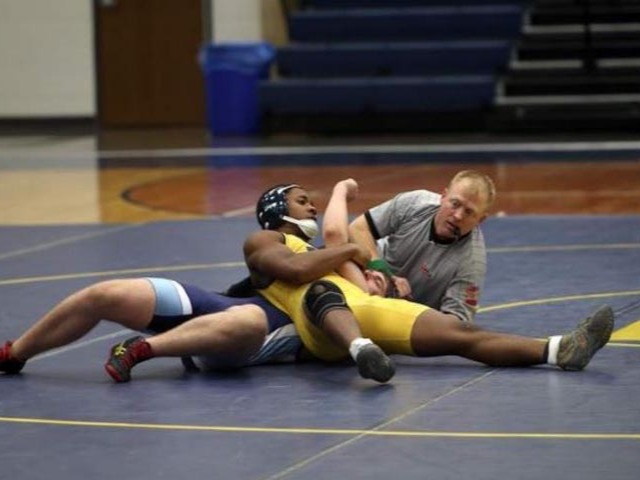 Marion grapplers stop Panthers