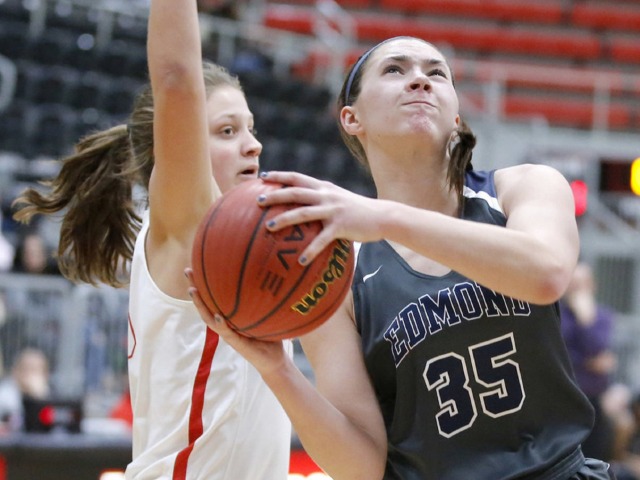 Holden and Heath Lead Lady Huskies to 12th Straight
