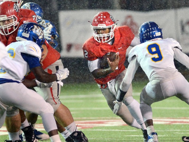 No. 1 NLR runs past Grizzlies, 40-3