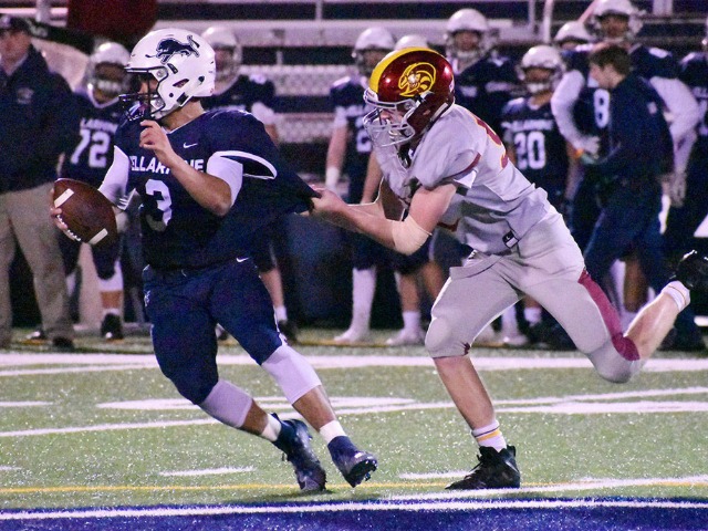 Two late TDs allow Enumclaw to finish season with victory
