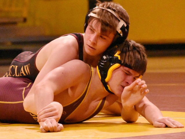 EHS wrestlers trounce Raiders for second victory
