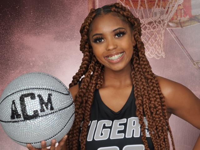 roster photo for Tyra Chapman
