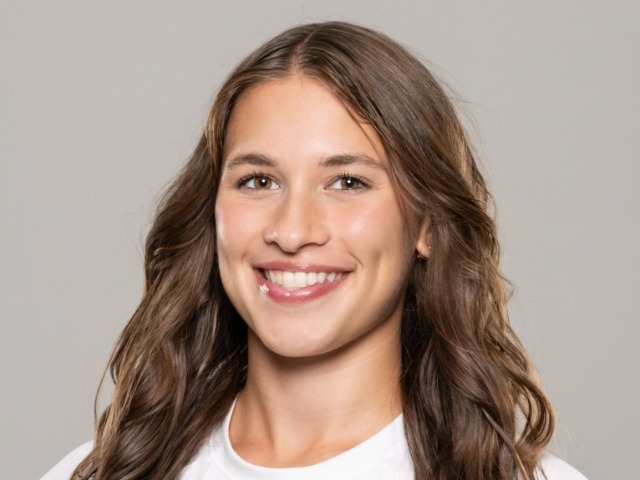roster photo for Evie Stump