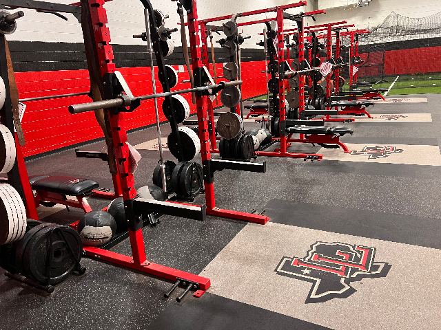 Weight room / APR 0