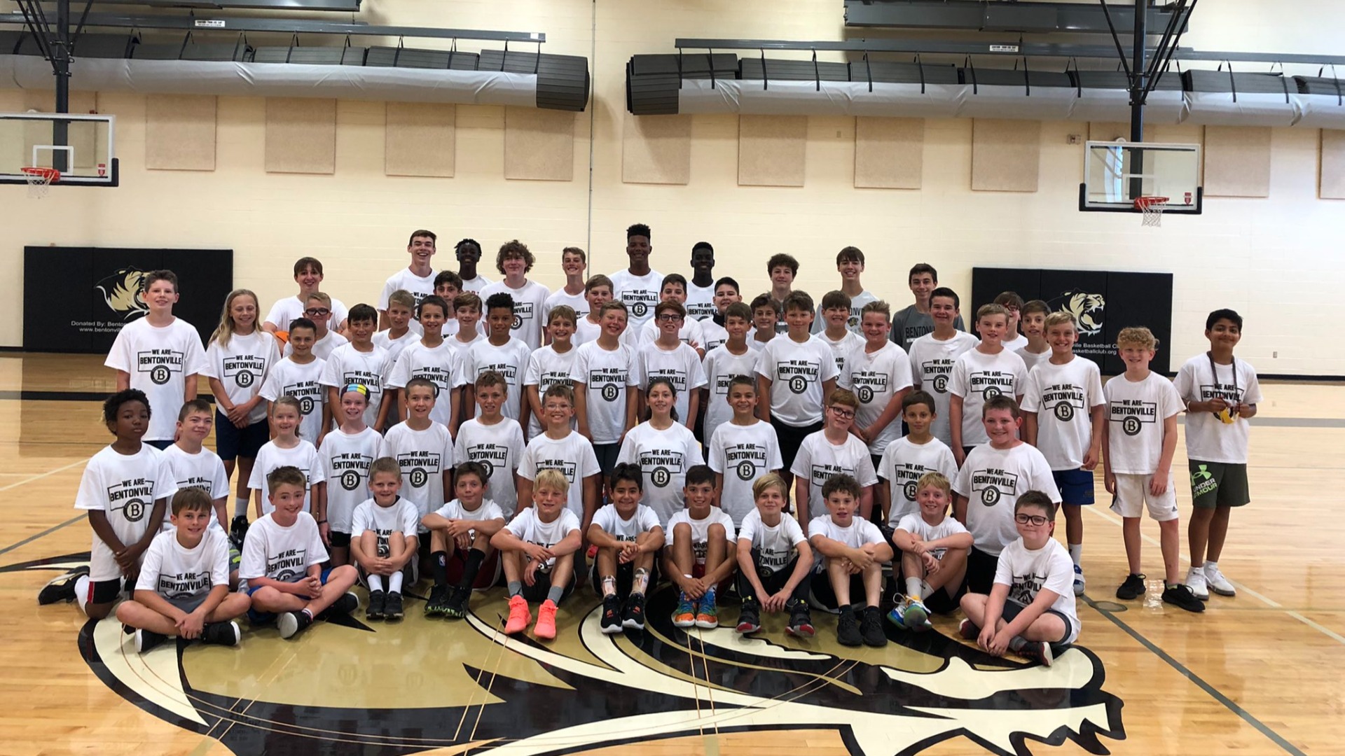 Boys Basketball Team Photo 9