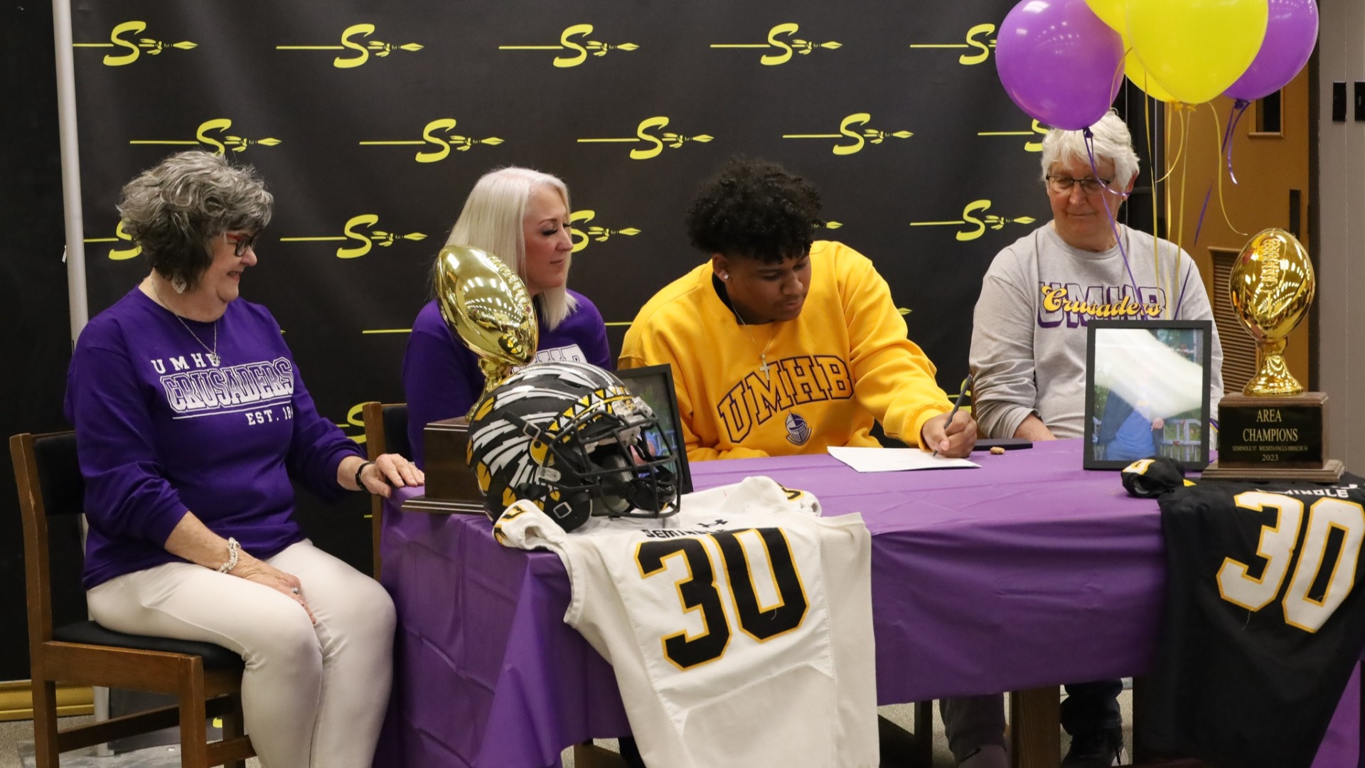 Slide 0 - Jaylen Cottrell Signs with UMHB