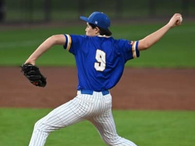 Boys Varsity Baseball Gallery Images