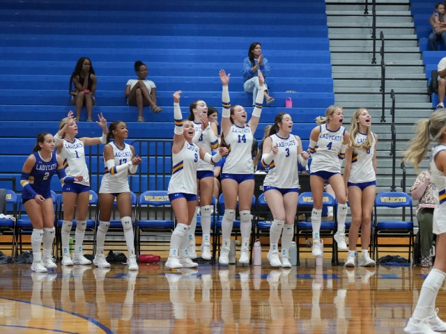 Girls Varsity Volleyball Gallery Images