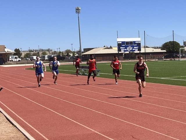 Unified Track Advances to Regionals