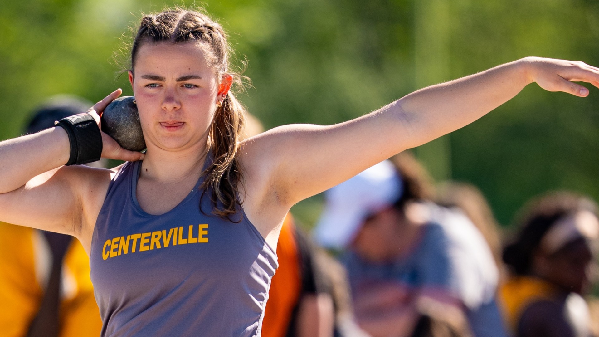 Slide 0 - Elks Athletics Weekly Issue 4