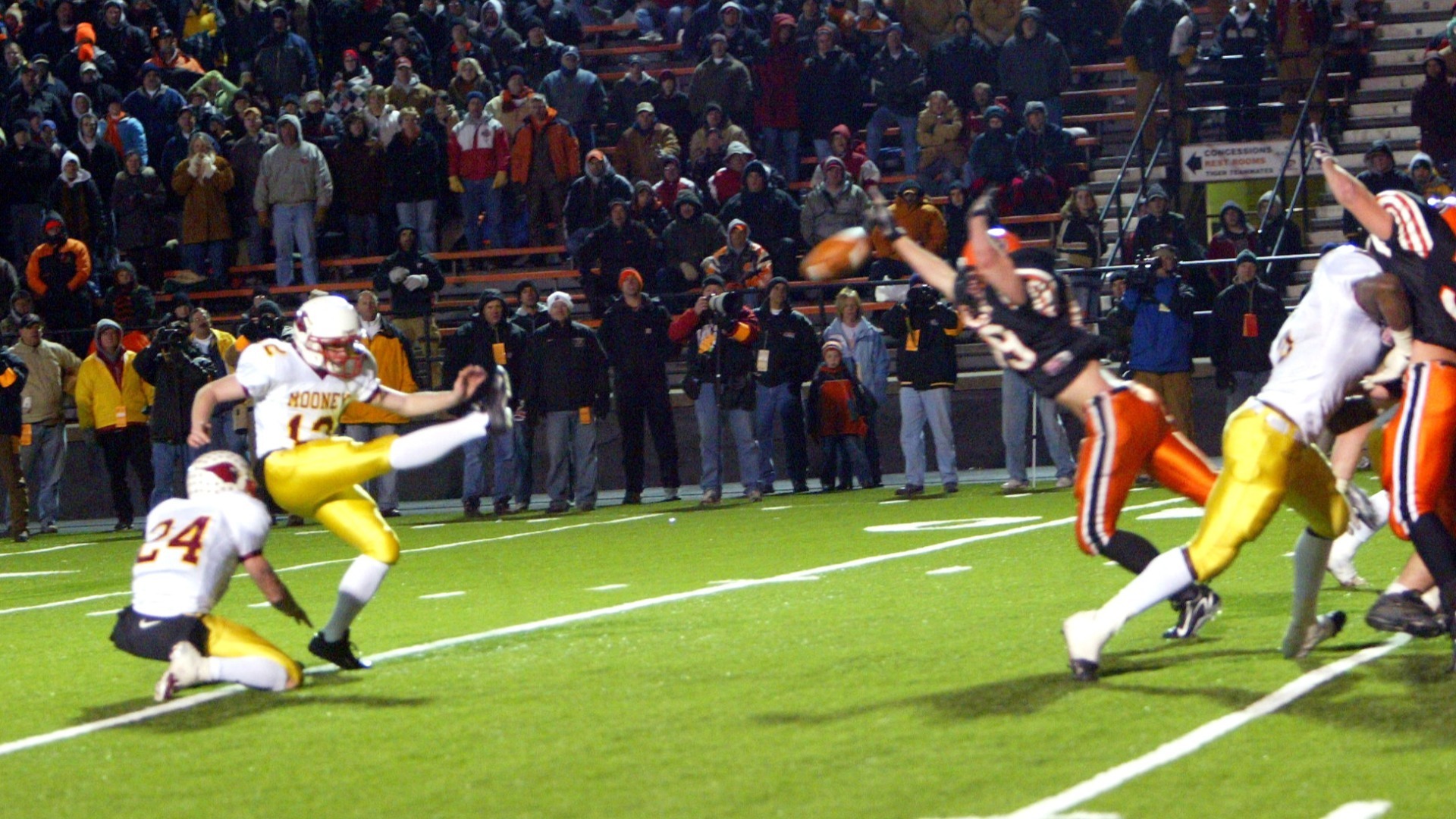 Slide 3 - Kurt Schlarman with "The Block" to win 2007 State Title