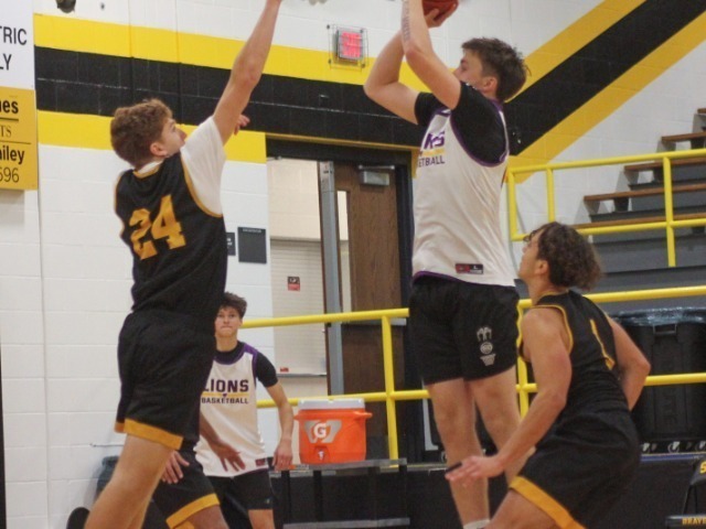 Boys Varsity Basketball gallery