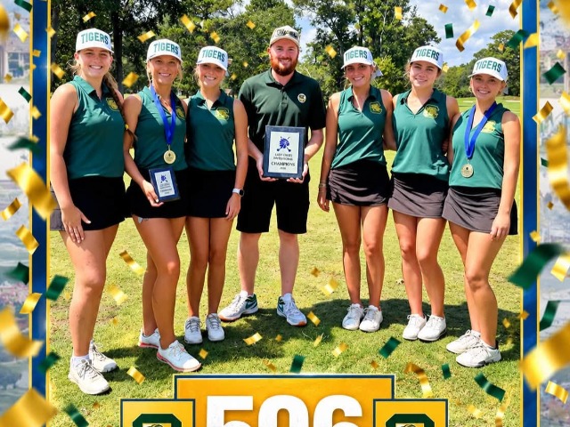 Girls Varsity Golf Gallery Images