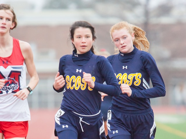 2019 McKinney Boyd Relays - Junior Annemarie Whalen and Junior Captain Gracyn Applegate - 3200 M Run