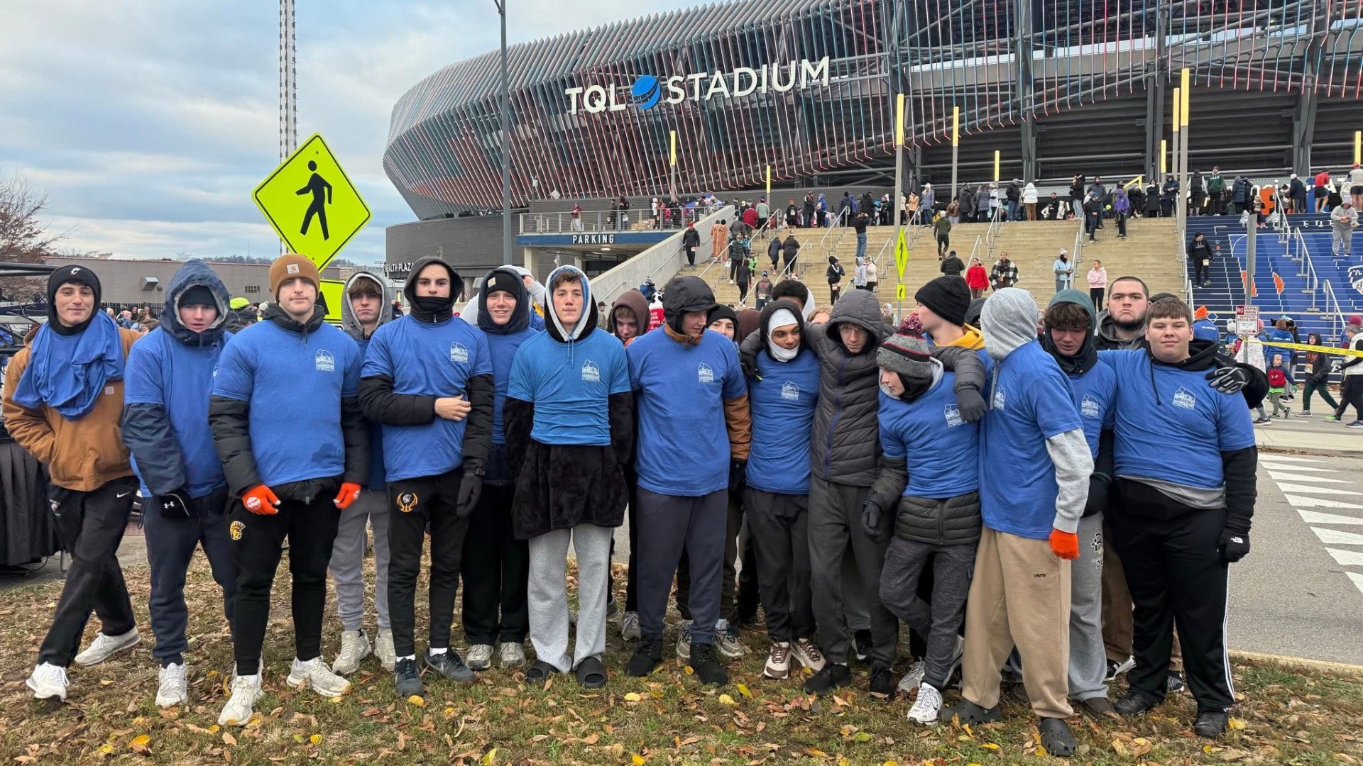 Slide 1 - Football earns Birds of a Feather Award at W&S Thanksgiving Day Race!