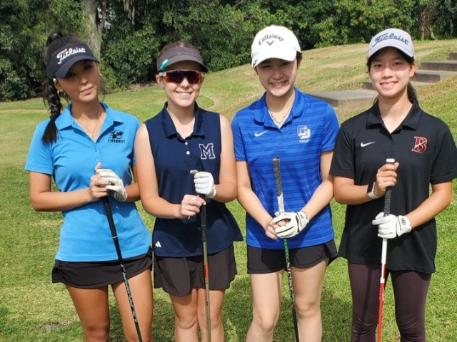 Girls Varsity Golf Gallery Images
