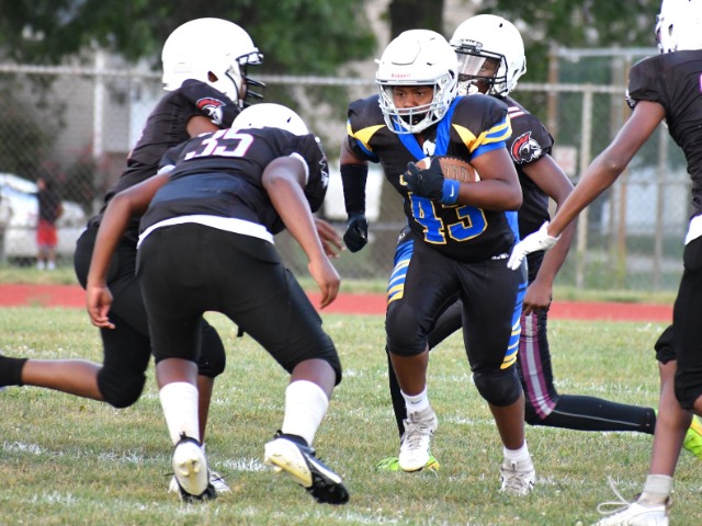 Boys 8th Grade Football Gallery Images