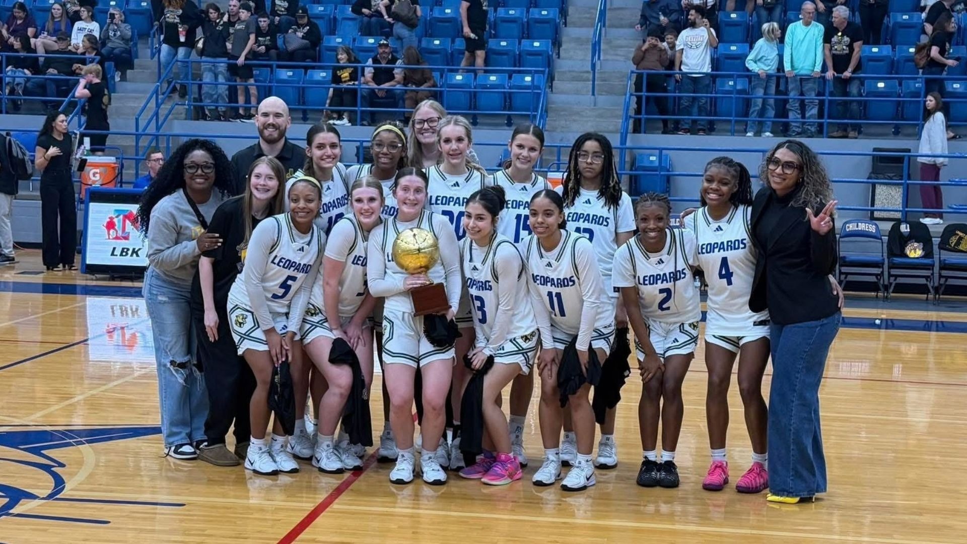 Legacy Girls Basketball team photo