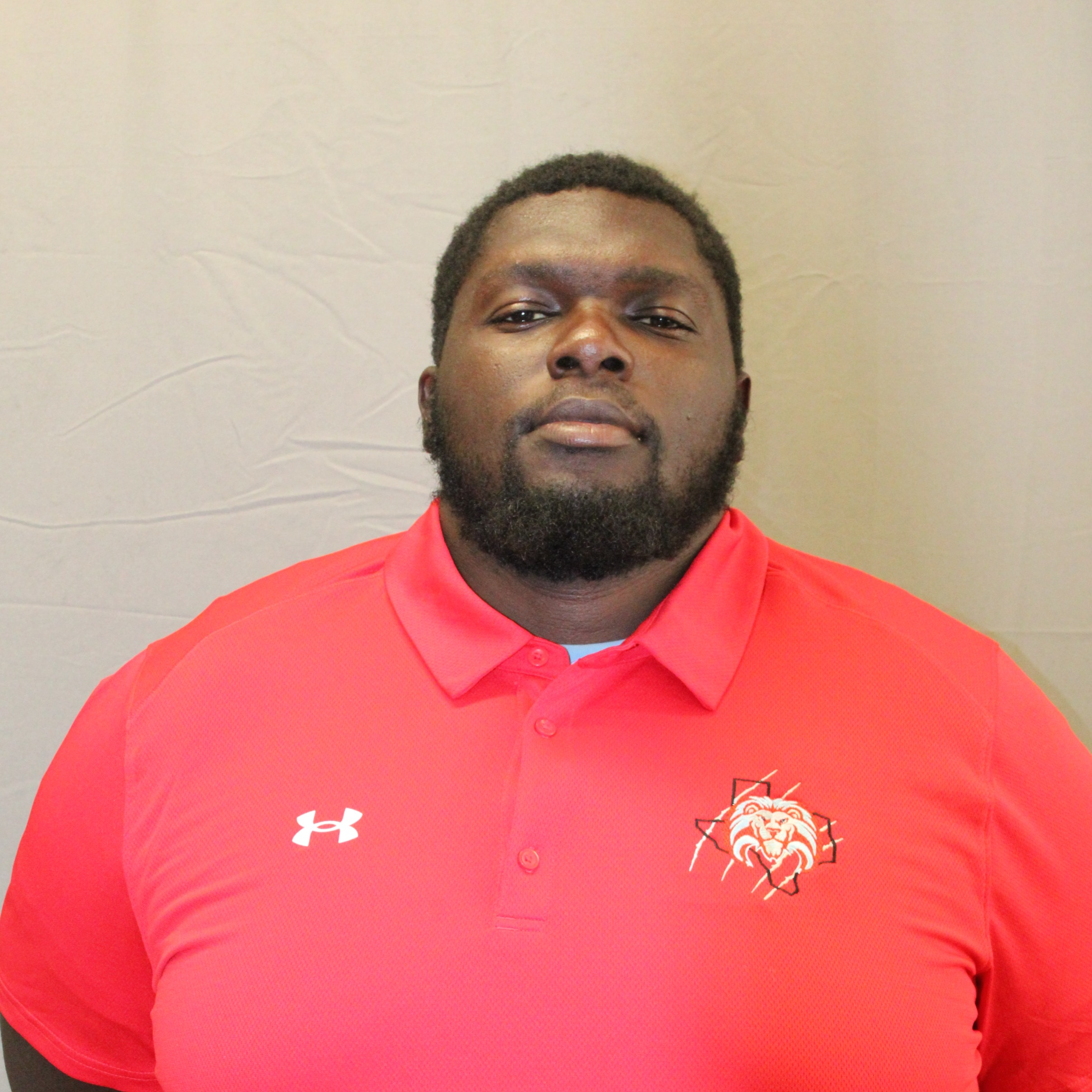 staff photo of Dominique Woods