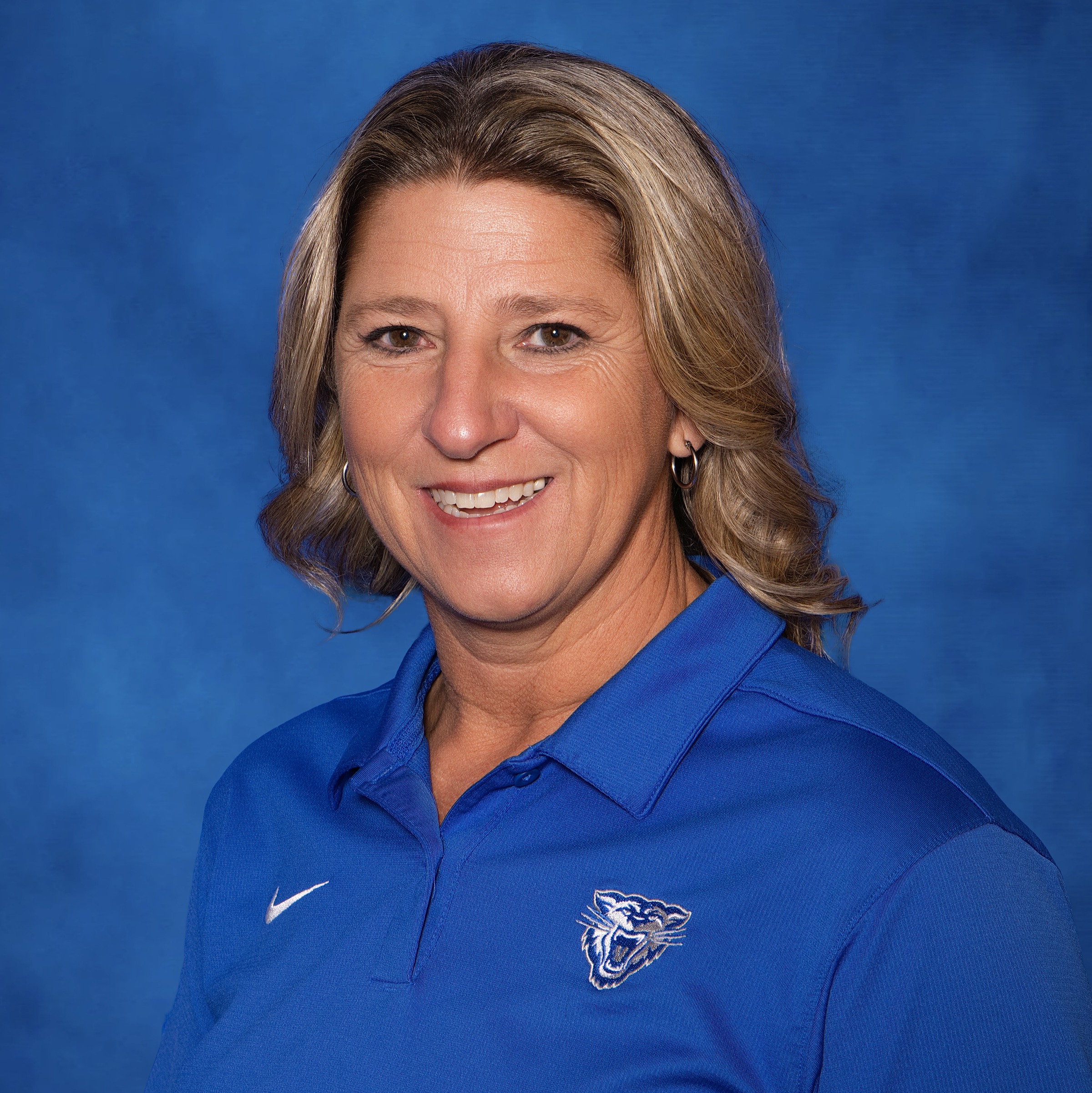 staff photo of Lisa Worlow