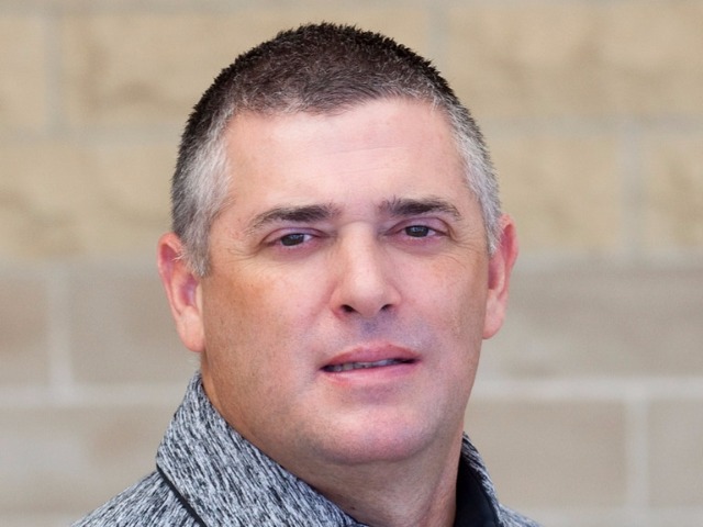 staff photo of Lon Holbrook