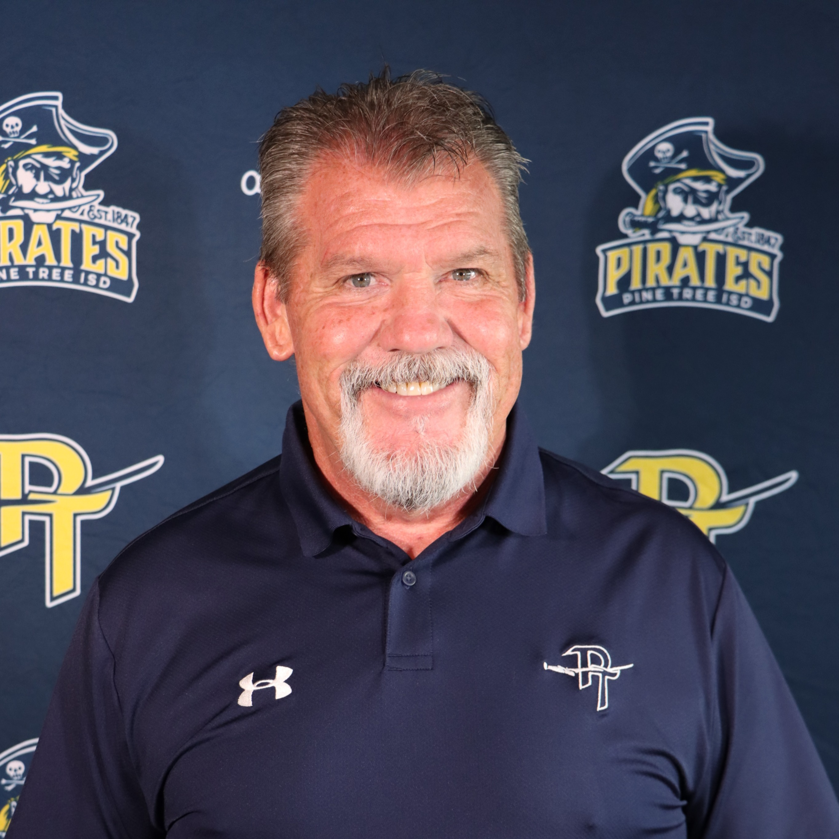 staff photo of Damon Holmes