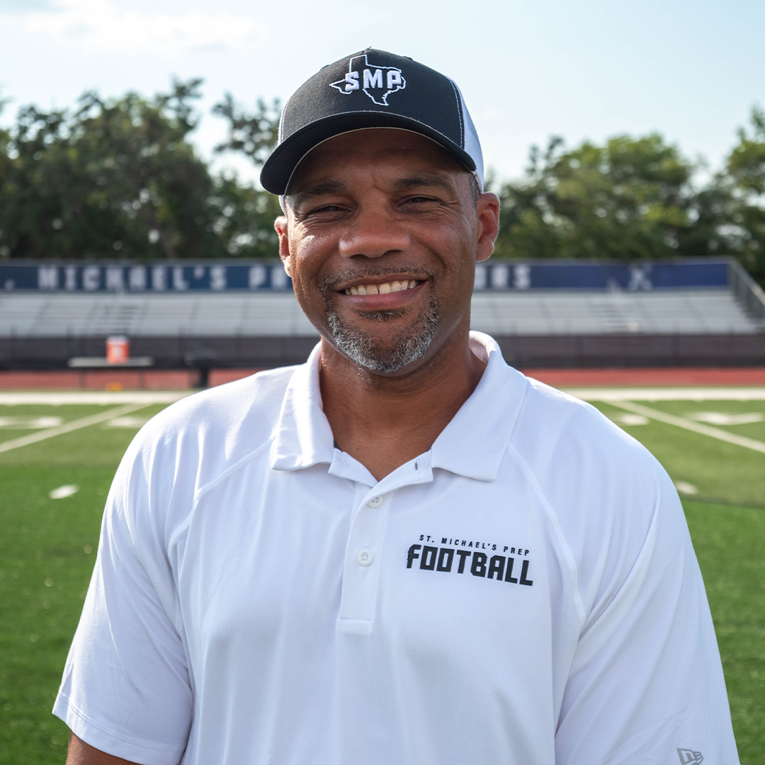 staff photo of Donivan Hodge
