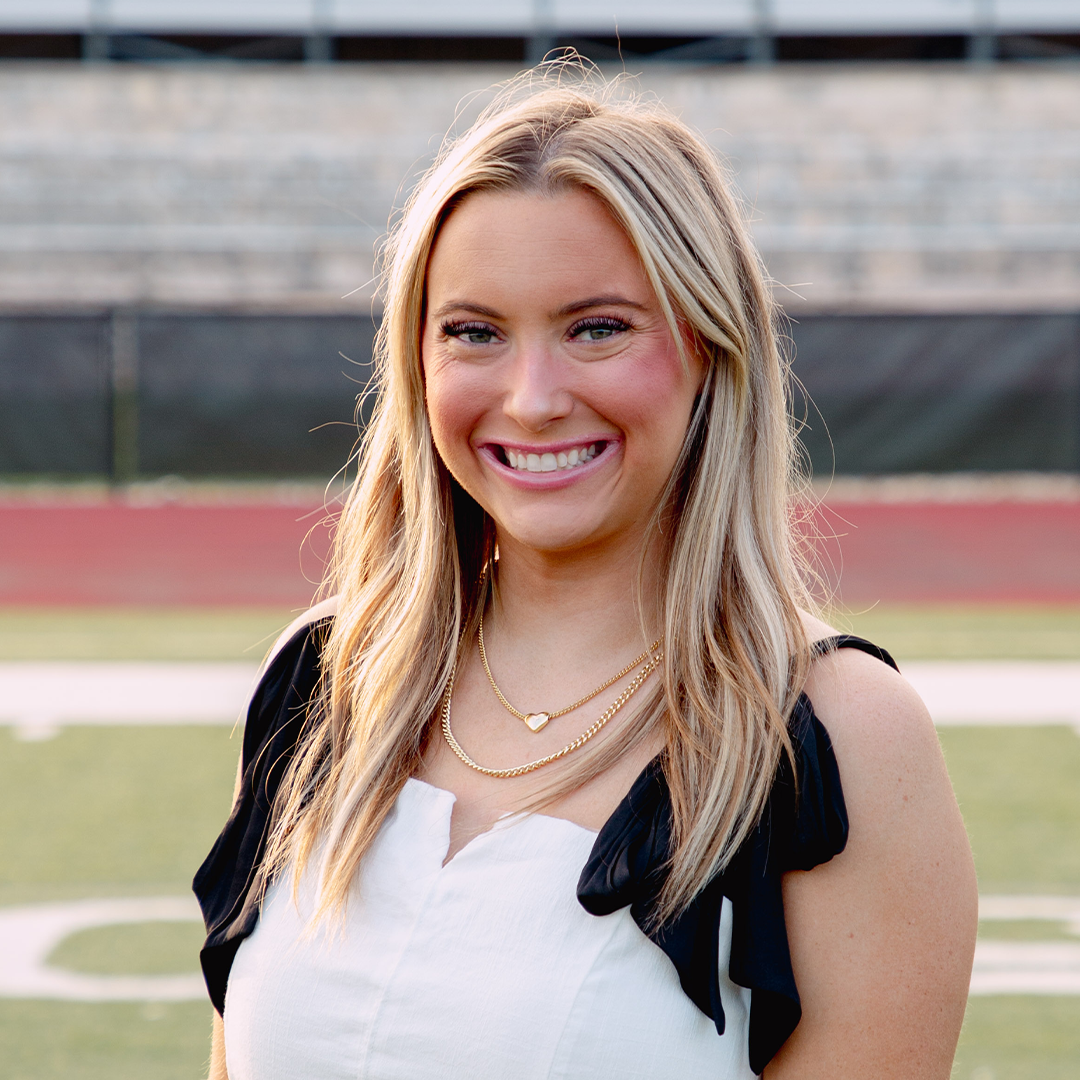 staff photo of Hannah Aune