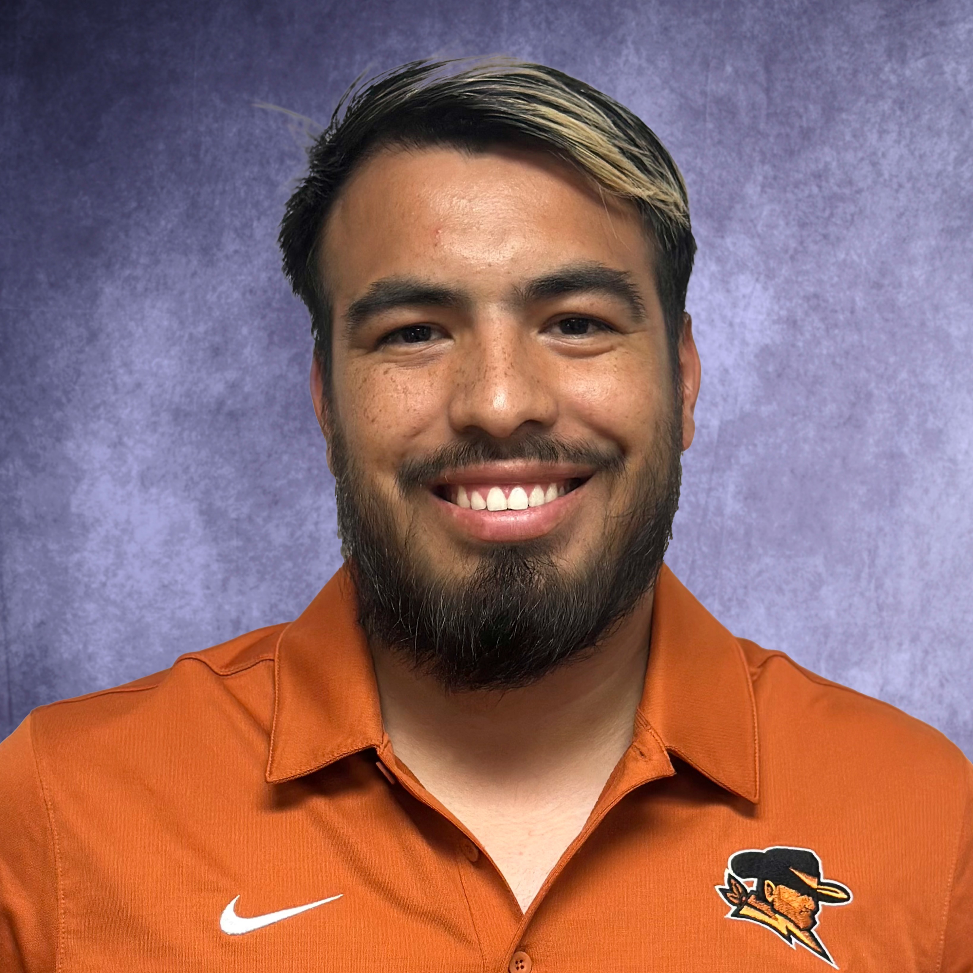 staff photo of Julio Hernandez 