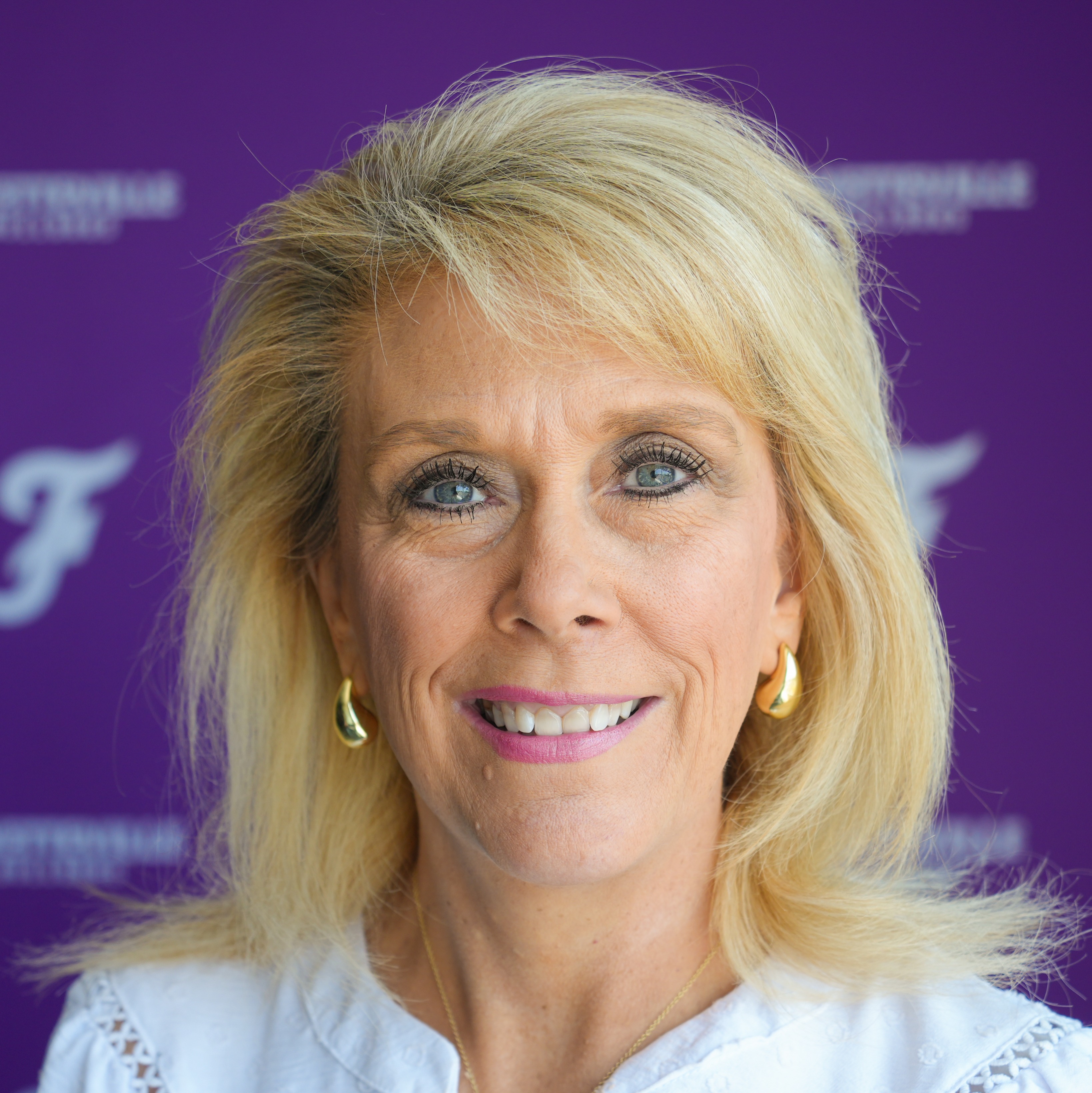staff photo of Kelly Cheek