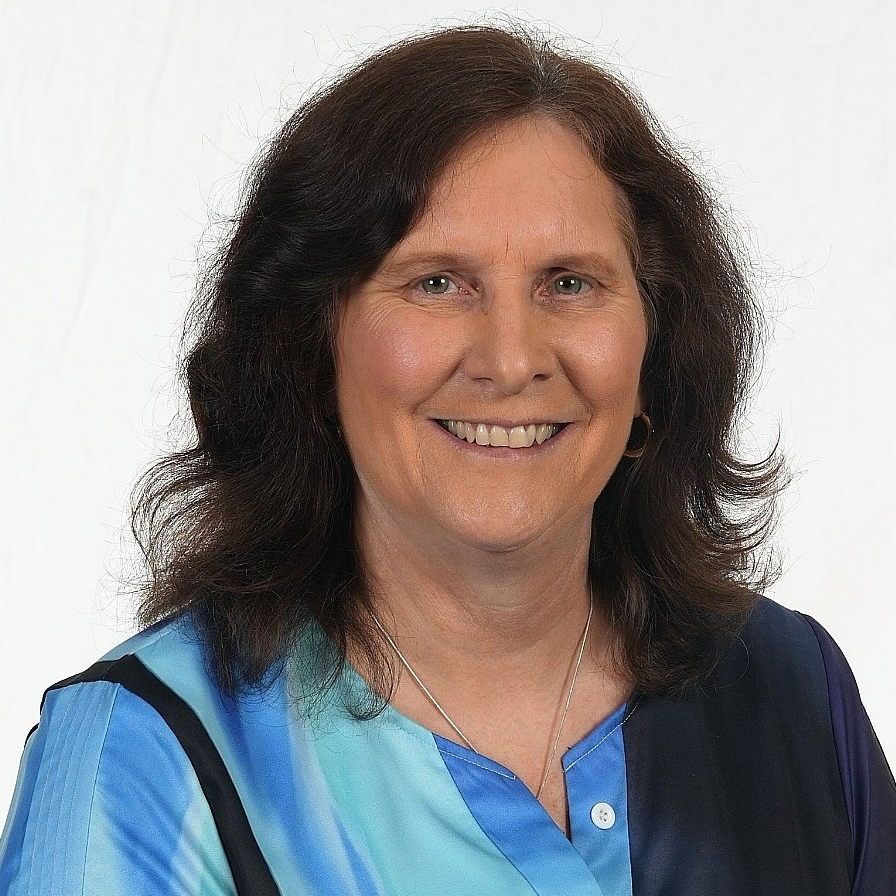staff photo of Dawn Williams