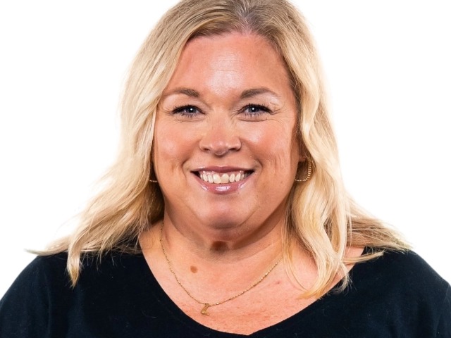 staff photo of Lori Dunnigan